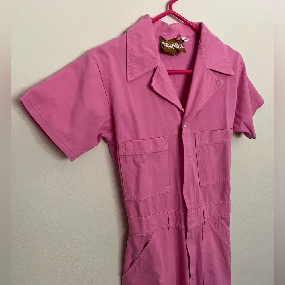 Pink big bud press jumpsuit with short sleeves. Xs